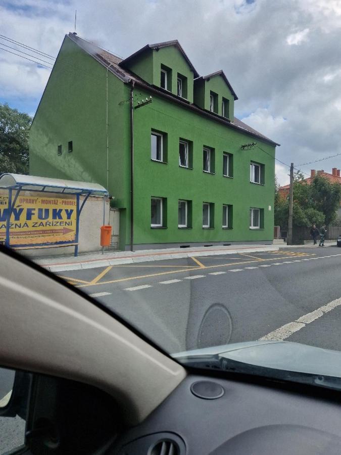 Penzion Dubi - Ruska 393 - 110 Dubí Exterior foto