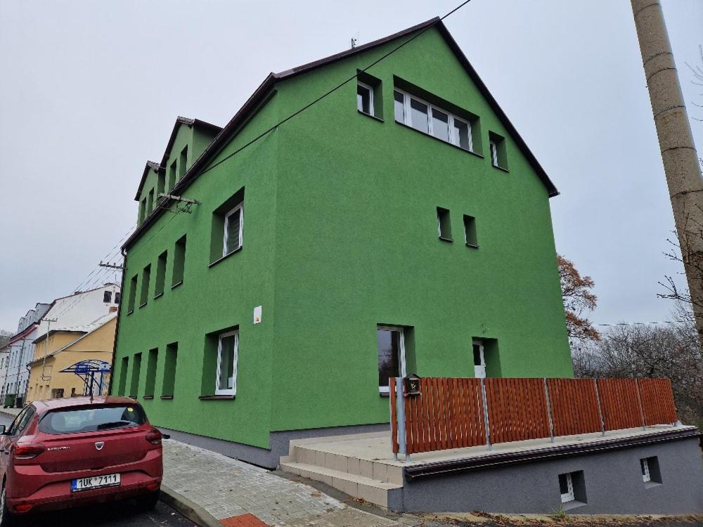 Penzion Dubi - Ruska 393 - 110 Dubí Exterior foto
